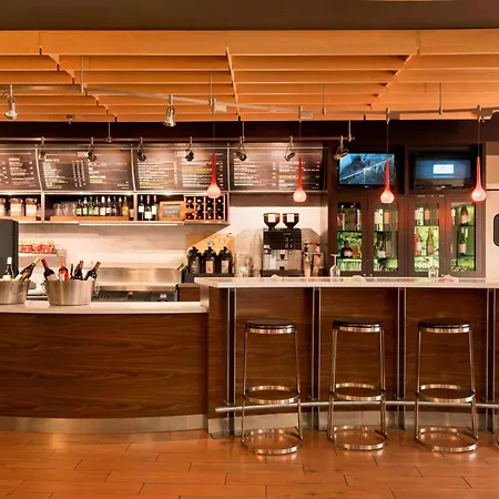 Courtyard By Marriott Peoria Hotel