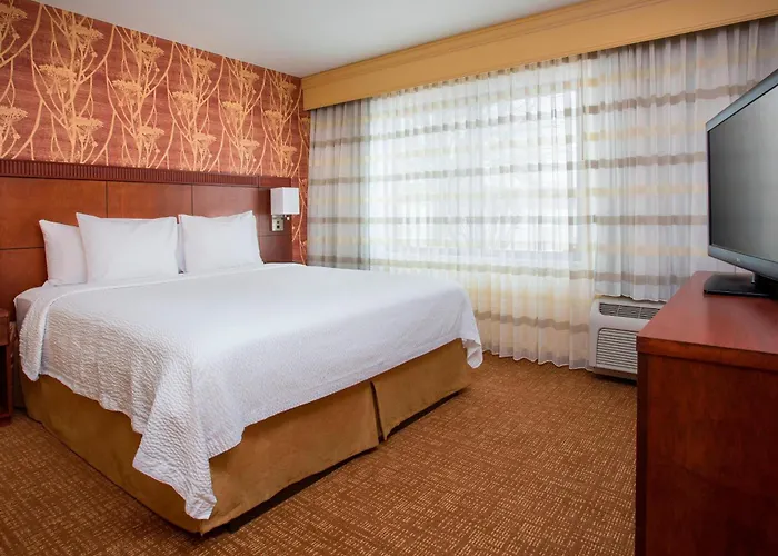 Courtyard By Marriott Peoria
