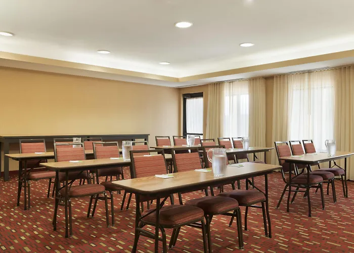 Hotel Courtyard By Marriott