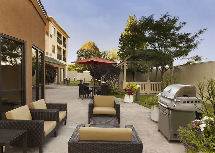 Courtyard By Marriott Hotel 3*